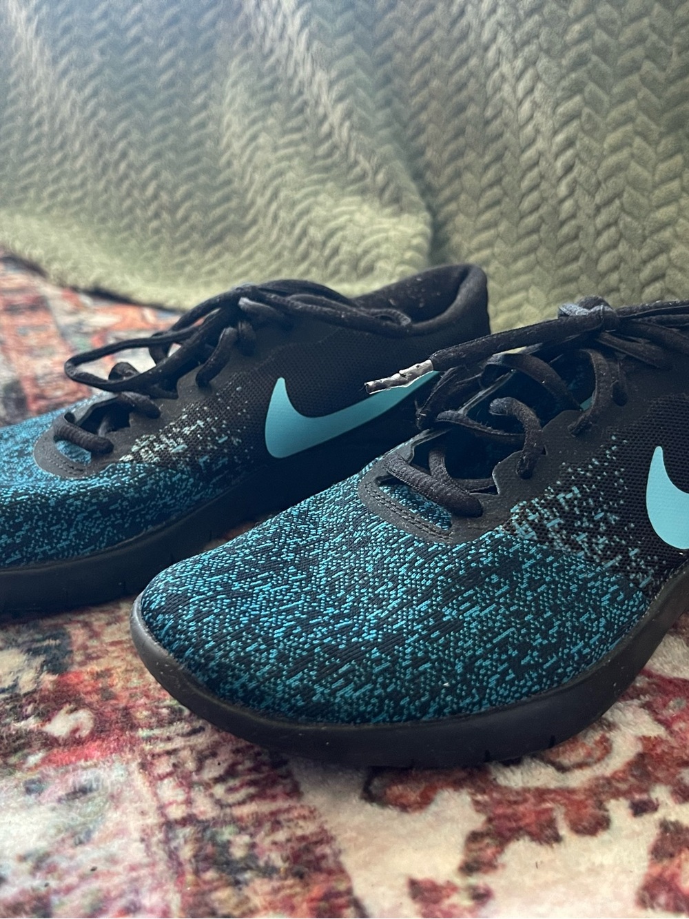 Nike Kids Teal and Black Knit Athletic Sneakers